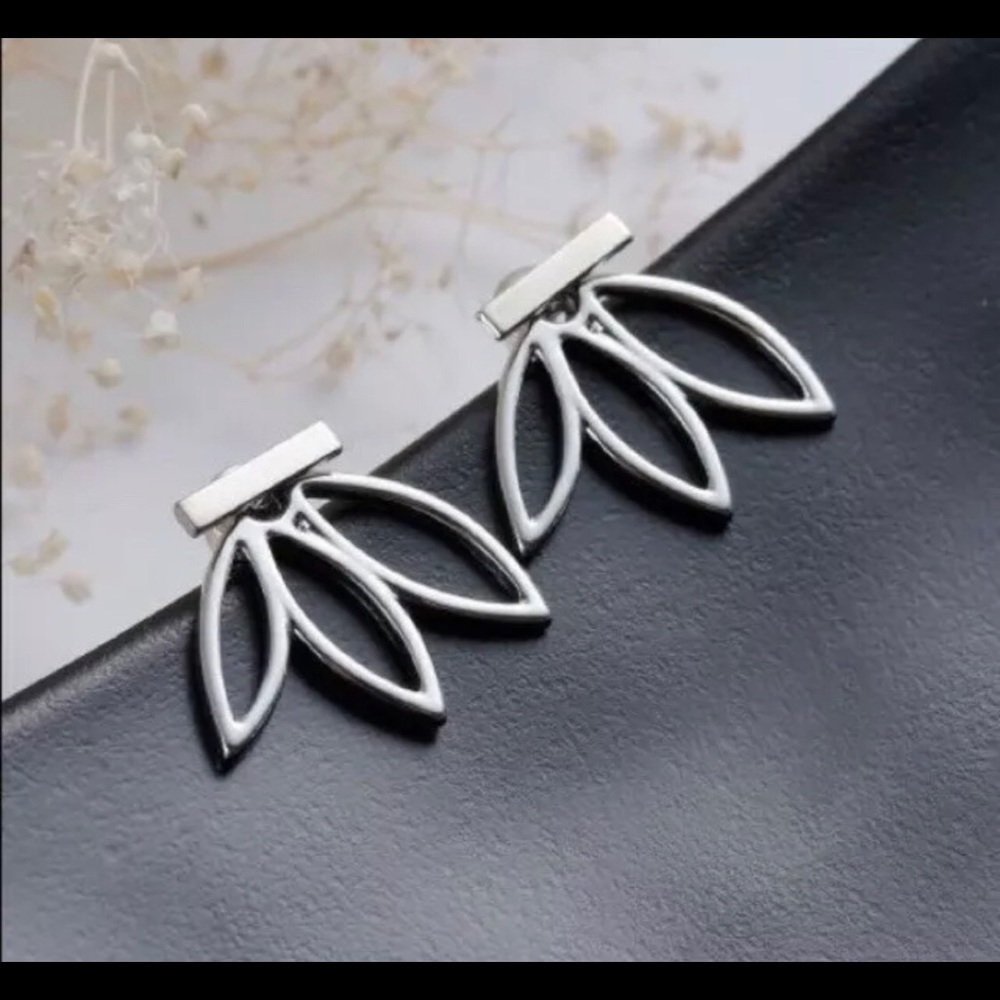 Dainty Lotus Flower Bar Stud Earrings Gold‎ Silver